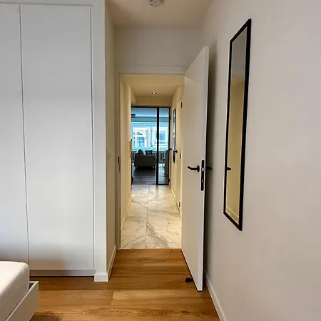 Apartment Beautiful With Parking Close To The Sea & Center *