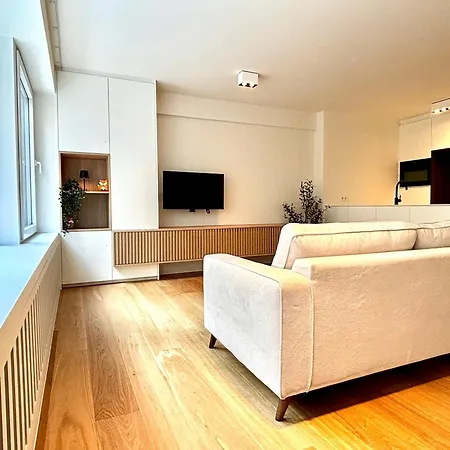 Beautiful With Parking Close To The Sea & Center Apartment Ostend