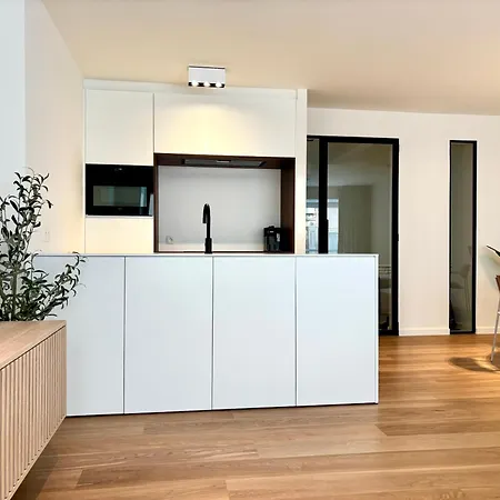 Beautiful With Parking Close To The Sea & Center Ostende