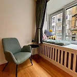 Beautiful With Parking Close To The Sea & Center