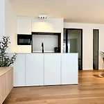 Beautiful With Parking Close To The Sea & Center Ostende