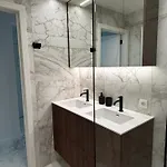 Beautiful With Parking Close To The Sea & Center *