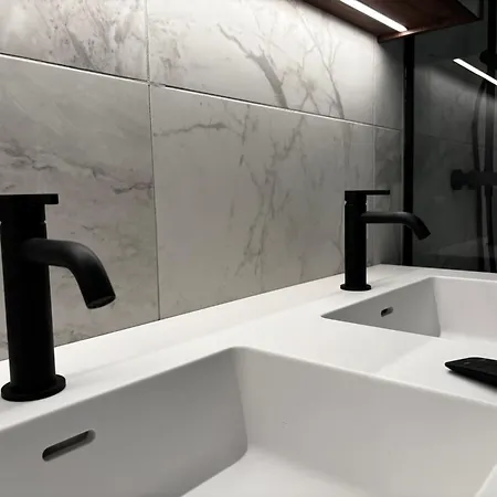 Beautiful With Parking Close To The Sea & Center Ostende