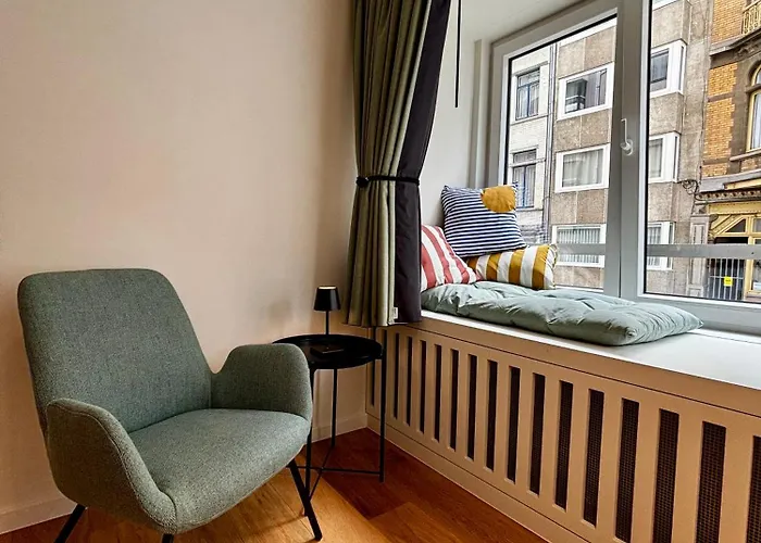 Beautiful With Parking Close To The Sea & Center